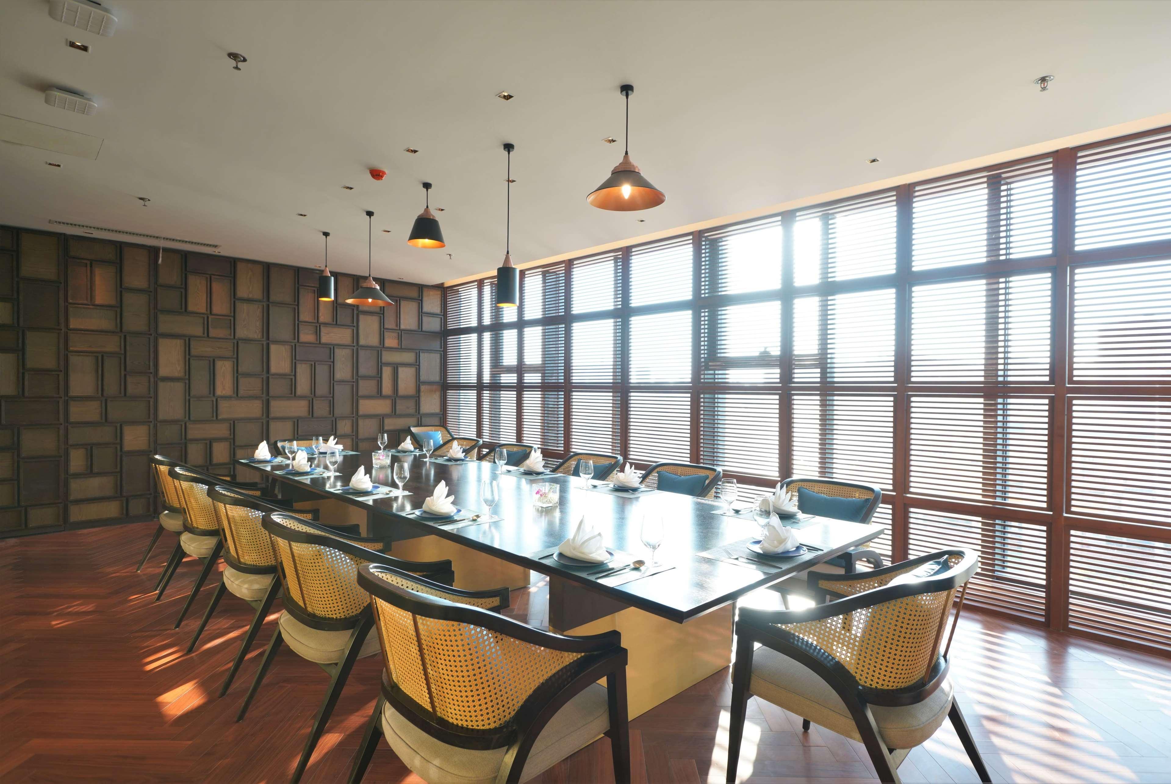 Wyndham Grand Yangon Hotel Екстериор снимка