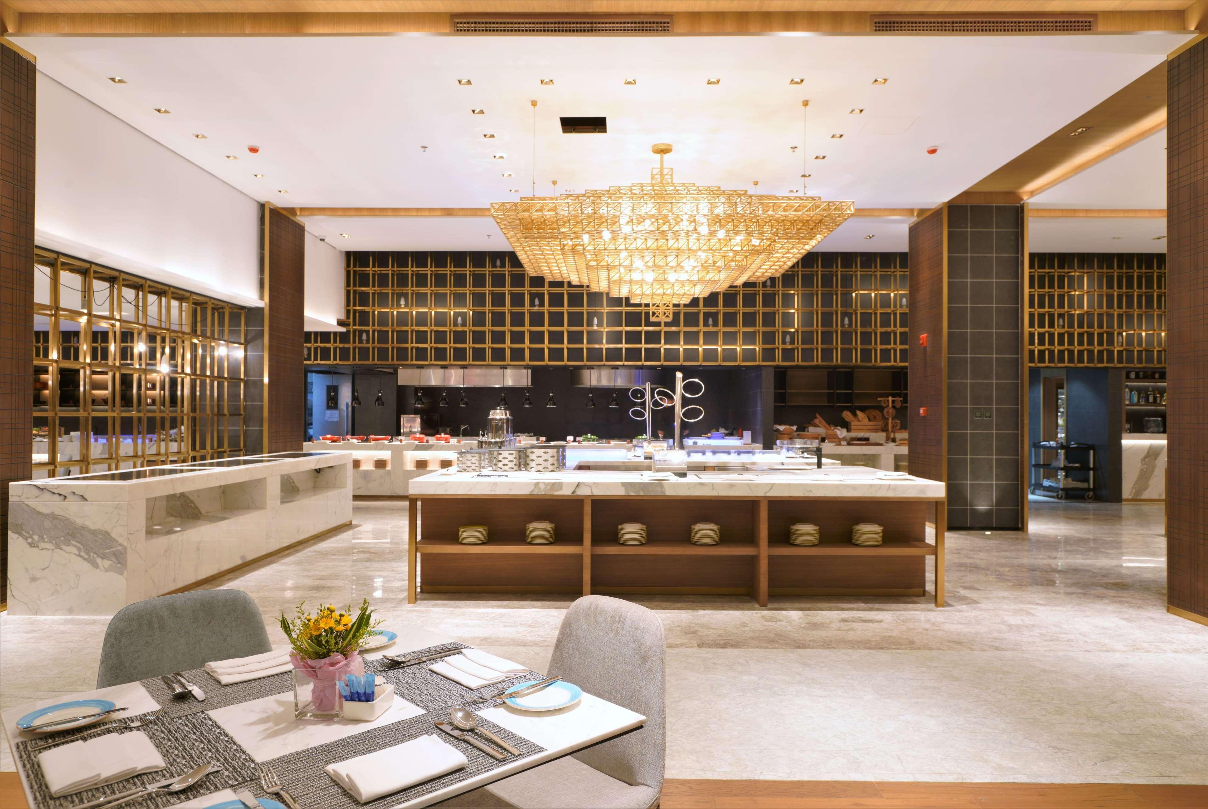 Wyndham Grand Yangon Hotel Екстериор снимка
