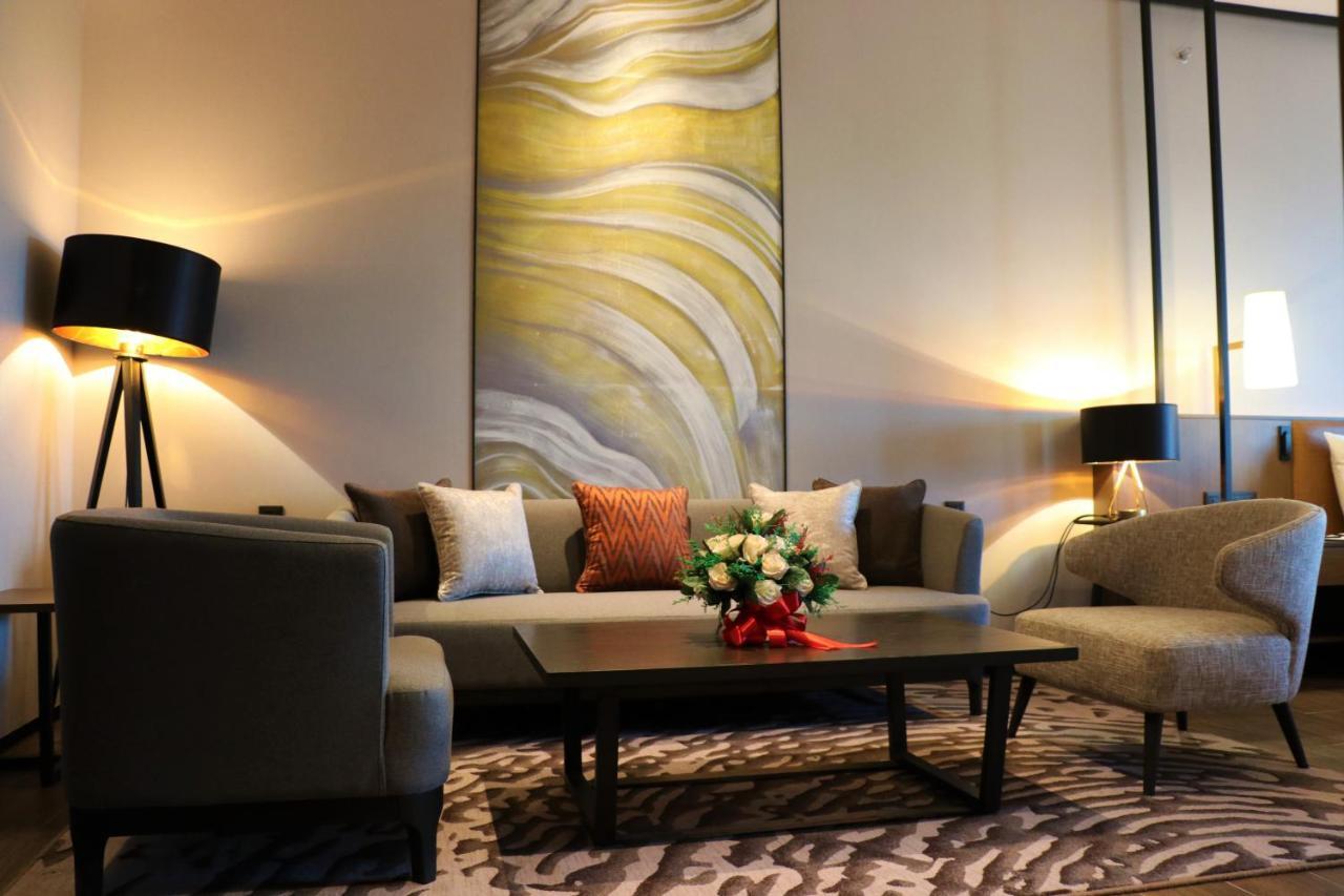 Wyndham Grand Yangon Hotel Екстериор снимка