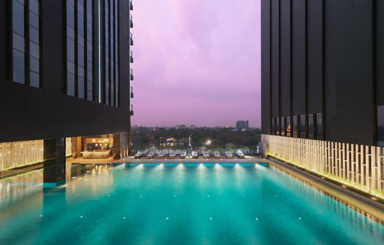 Wyndham Grand Yangon Hotel Екстериор снимка